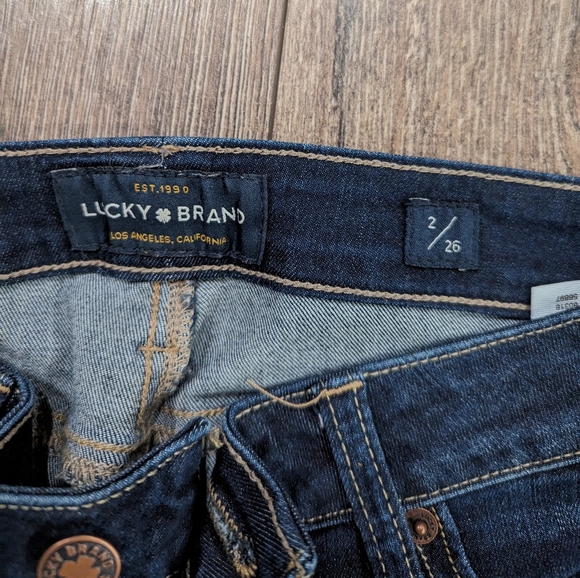 Lucky Brand Size 2 / 26 Lolita Skinny Dark Blue Jeans Mid Rise Denim Stretchy - Picture 7 of 7